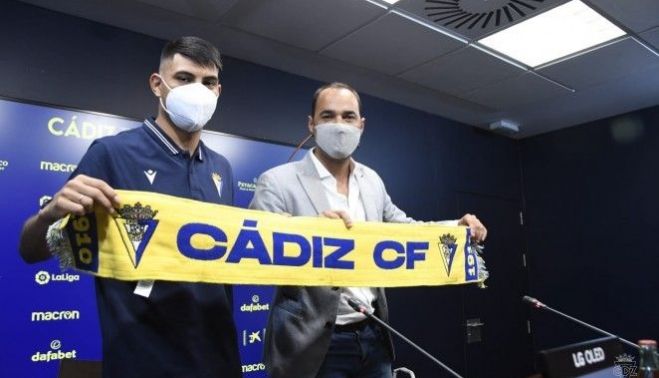 Santiago Arzamendia, en su presentación.   CADIZCF