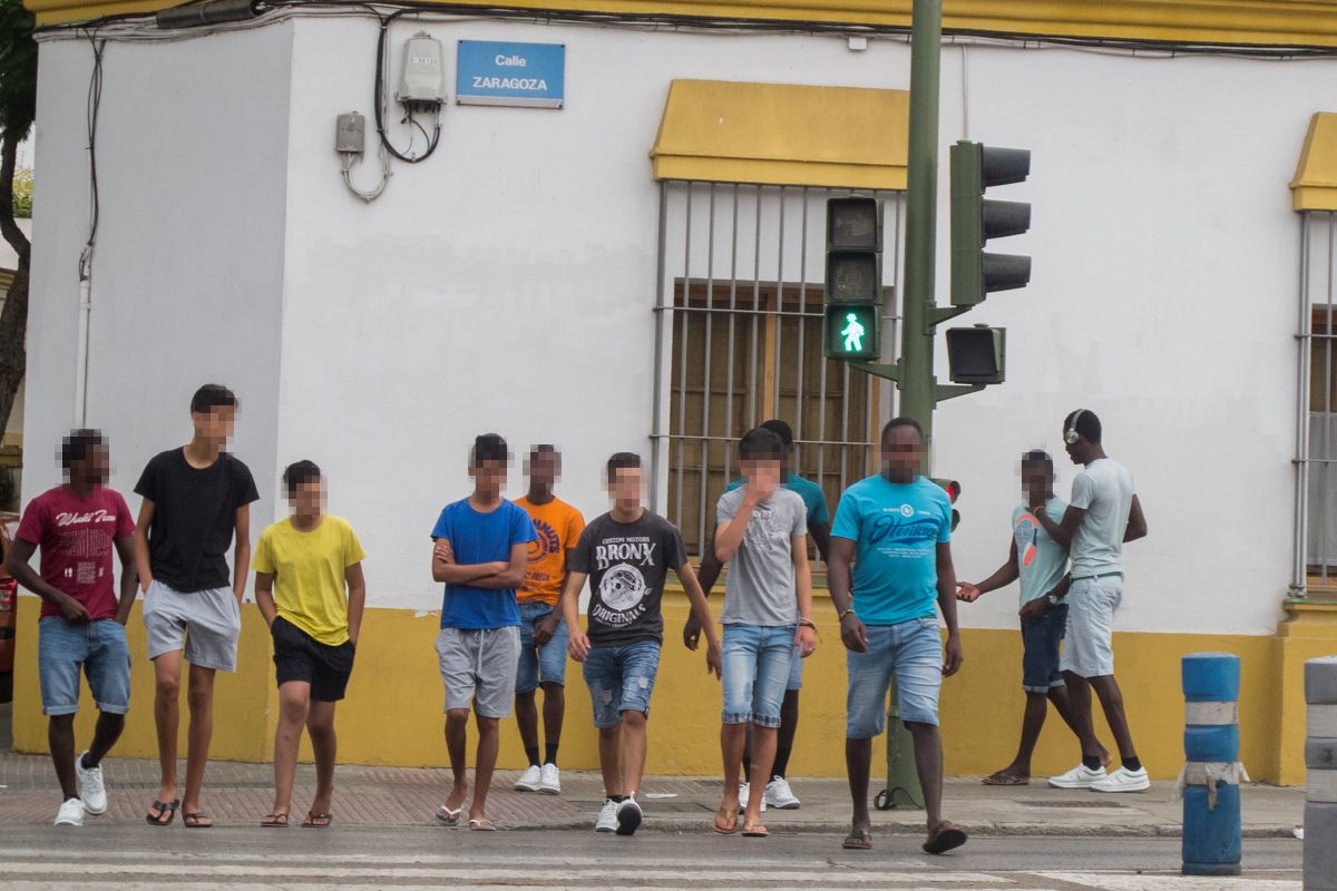 Imagen de algunos Mena, paseando por Jerez. FOTO: MANU GARCÍA