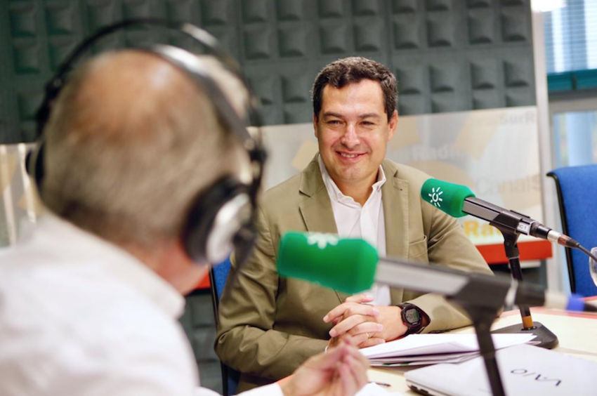 Juanma Moreno en una entrevista en Canal Sur Radio.