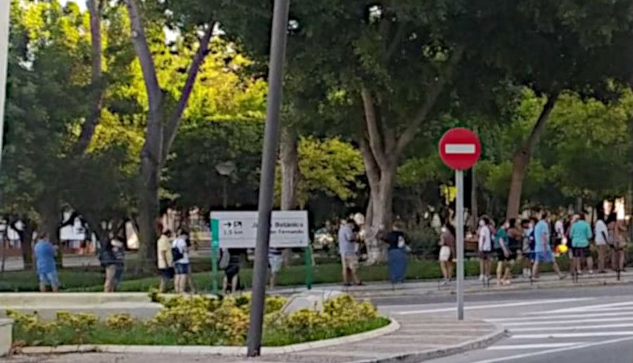 Colas para vacunarse en San Fernando.