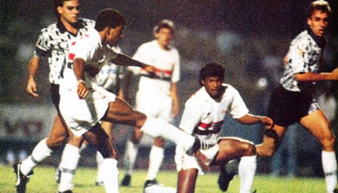 Gol histórico de Tilico con el Sao Paulo.