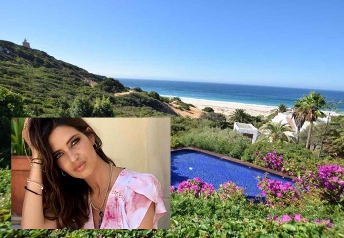 Sara Carbonero y las vistas desde el chalé que ha alquilado por 2.350 euros al día en la Playa de los Alemanes