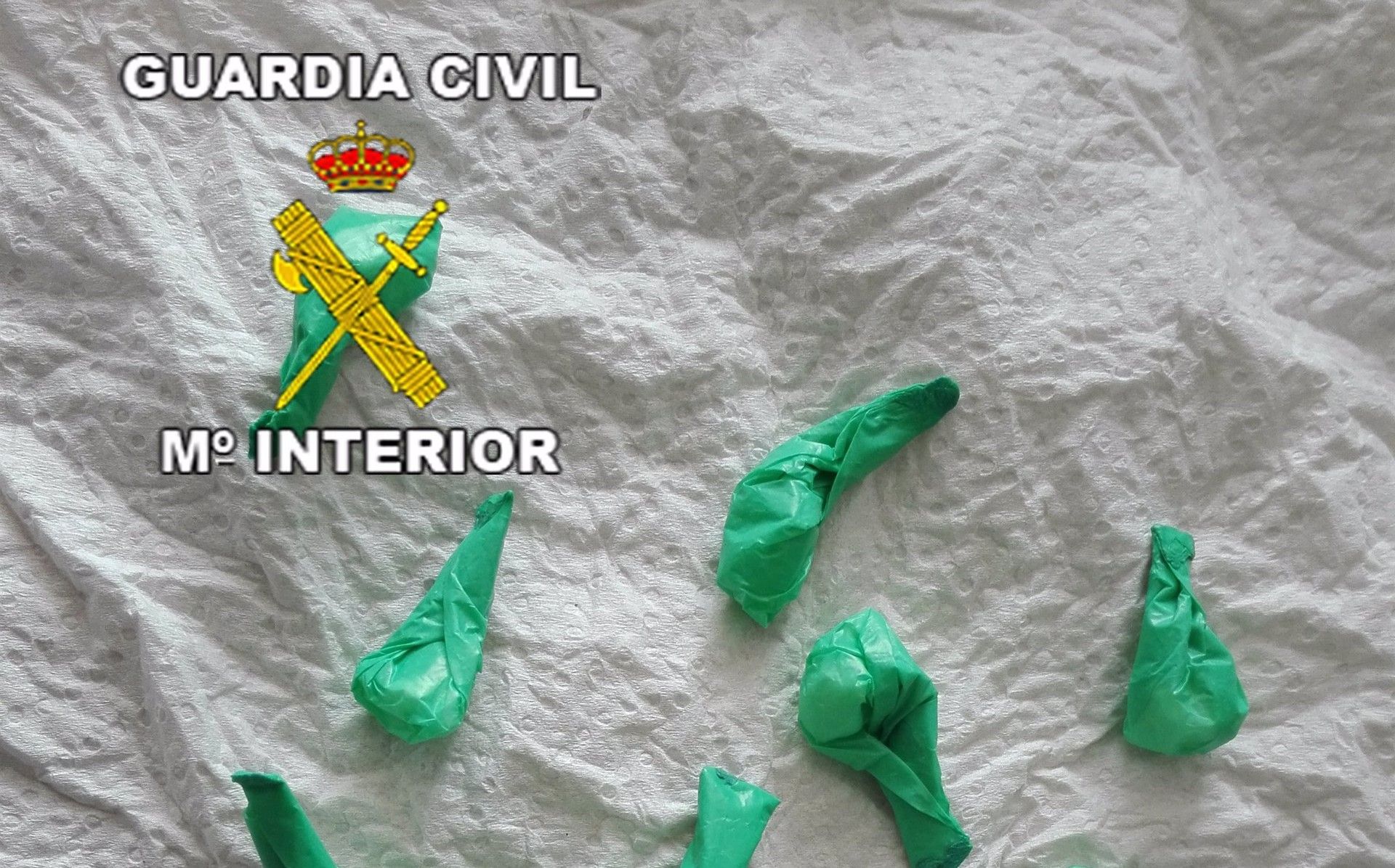 Cocaína retenida por la Guardia Civil a un quiosquero del Aljarafe sevillano
