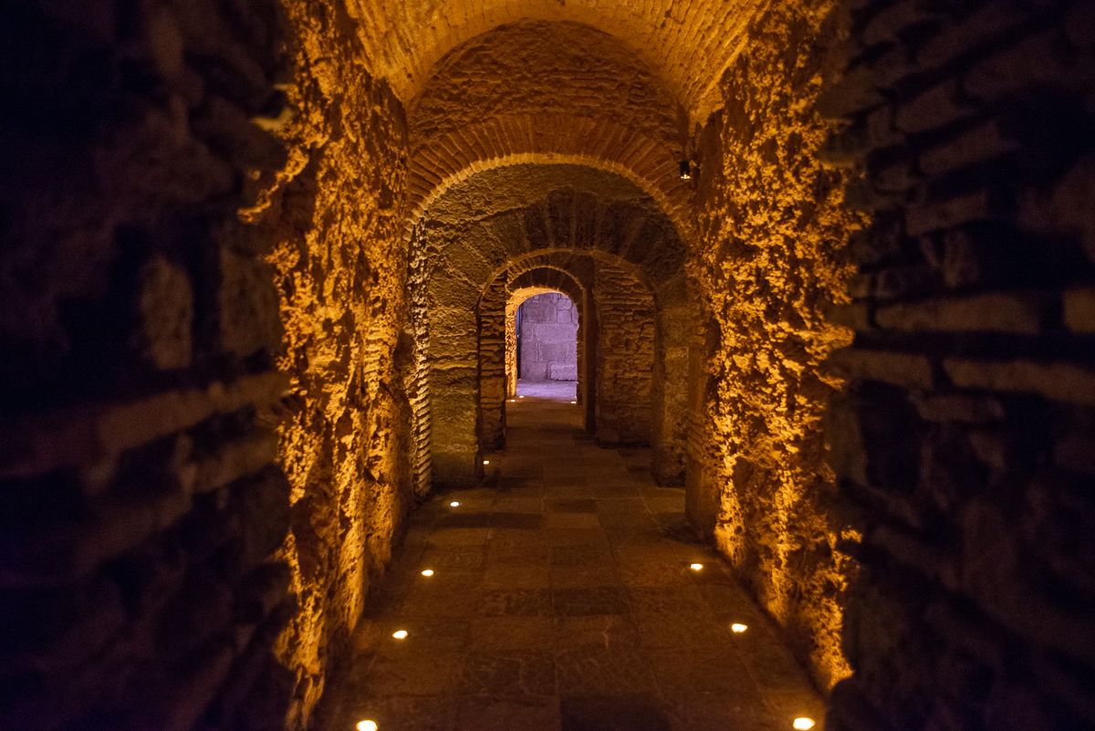 Los túneles de la Cádiz subterránea.   