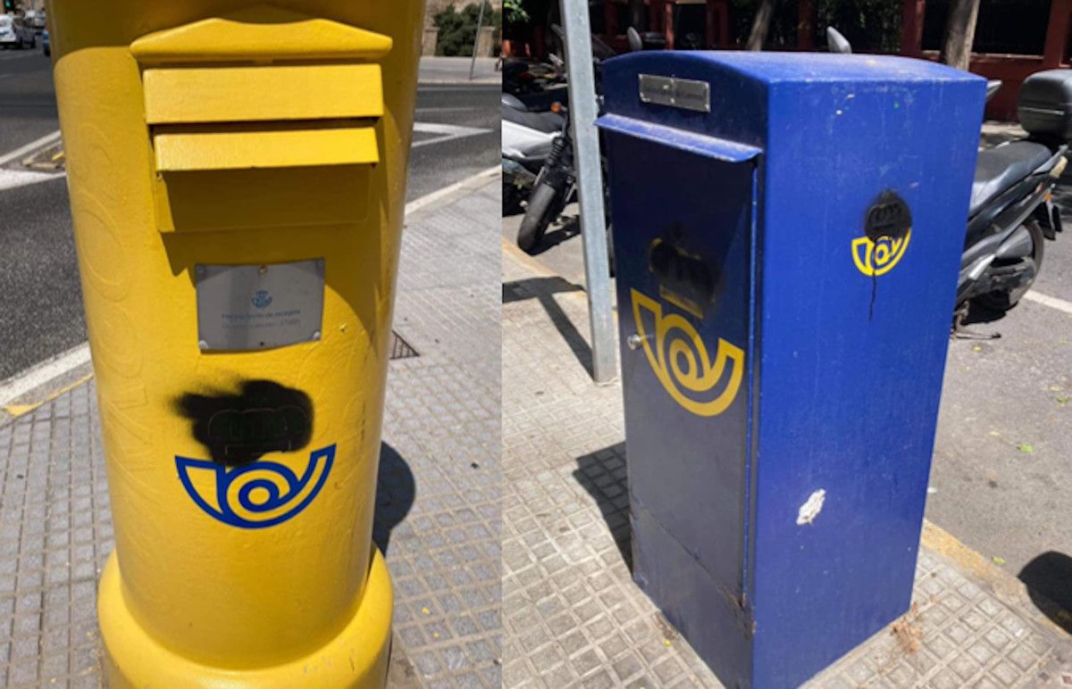 Borran la corona del logo de Correos de los buzones en Cádiz. 