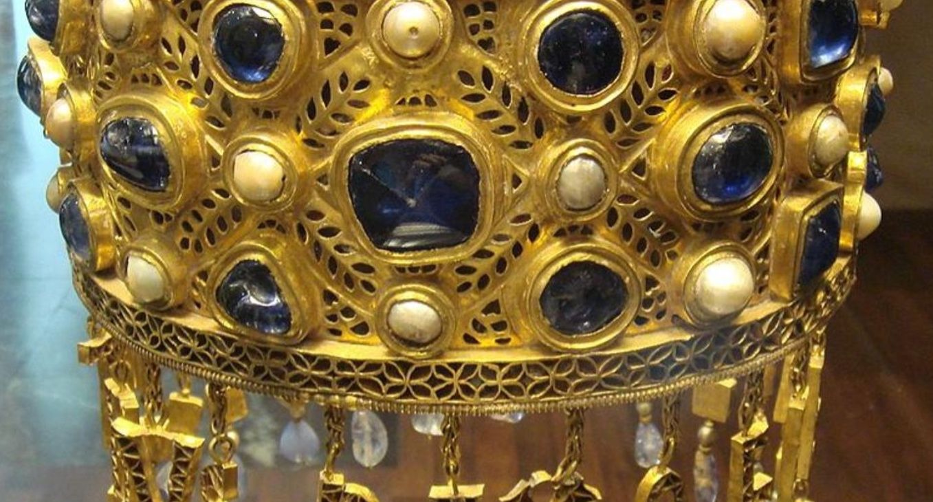 Detalle de la corona de Recesvinto, que forma parte del tesoro de Guarrazar.