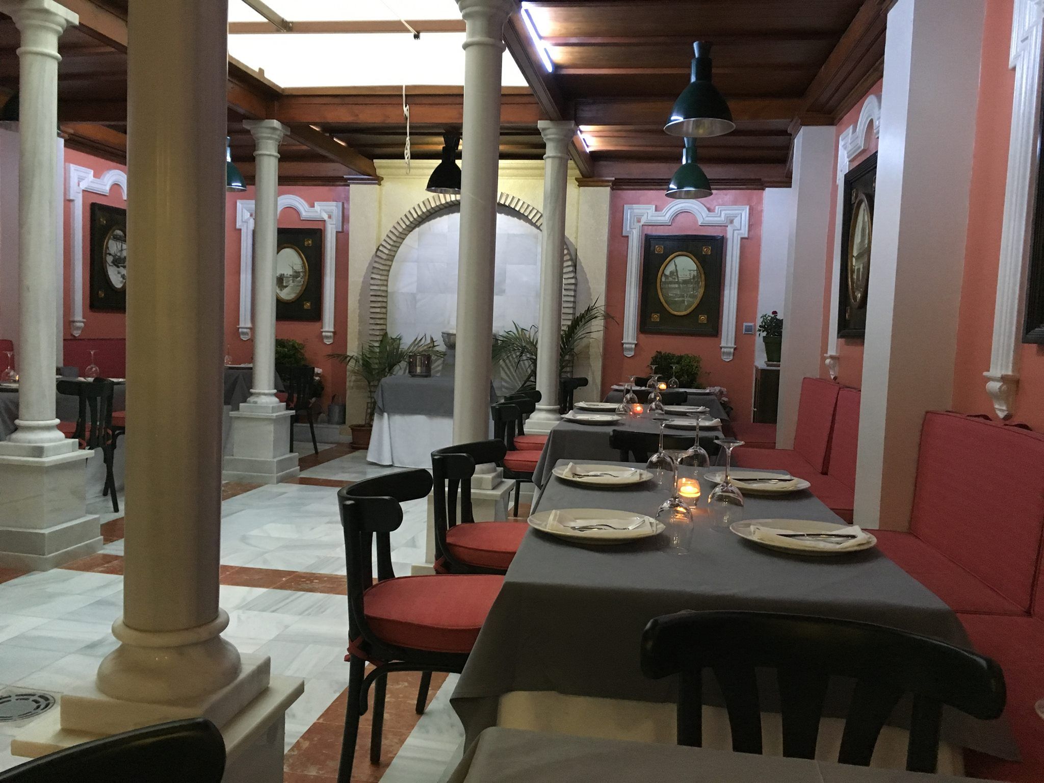 El patio interior del restaurante Zaccaría. FOTO: RESTAURANTE ZACCARÍA. 