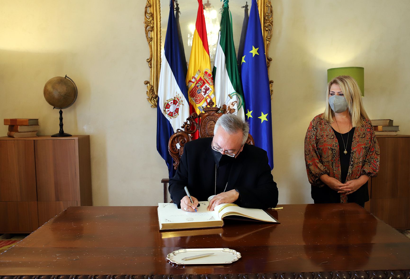 La alcaldesa recibe al nuevo obispo de Jerez: trabajarán en potenciar el patrimonio histórico.
