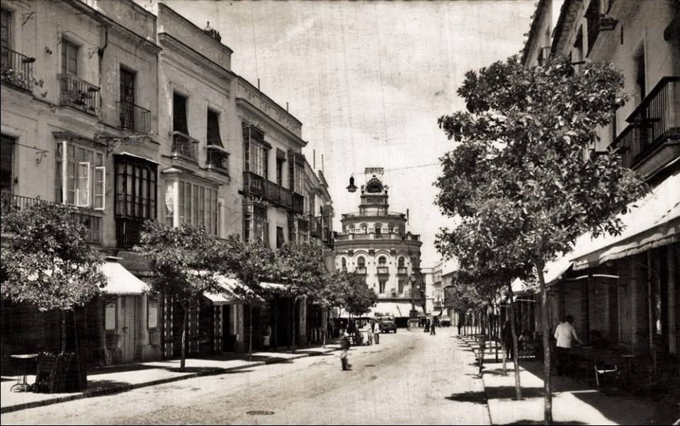 Calle Lancería y El Gallo Azul. 