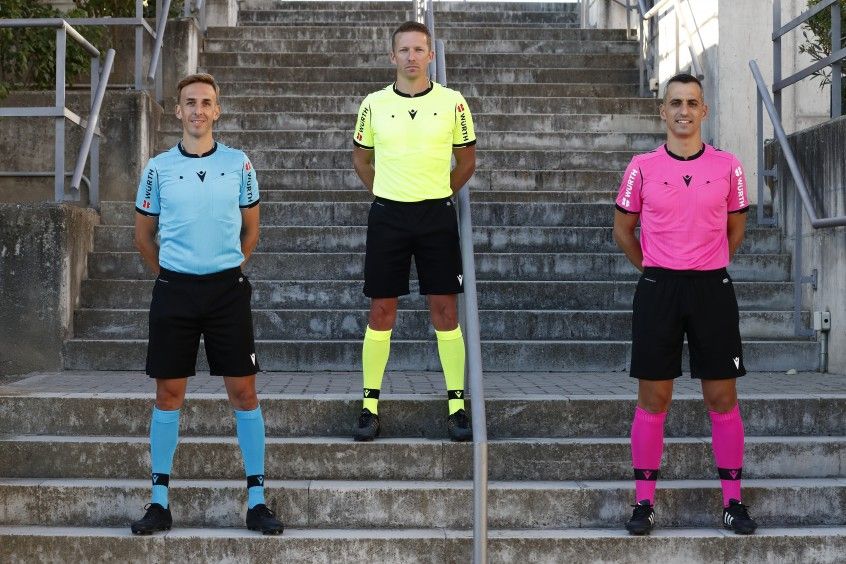 Tres árbitros del fútbol español.    @RFEF
