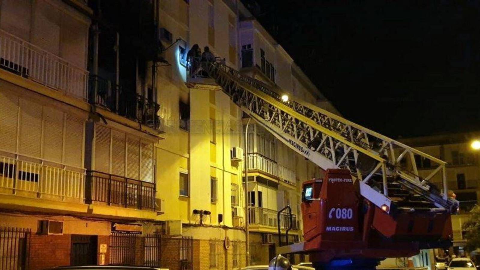 Un incendio en Sevilla en una fotografía de archivo.