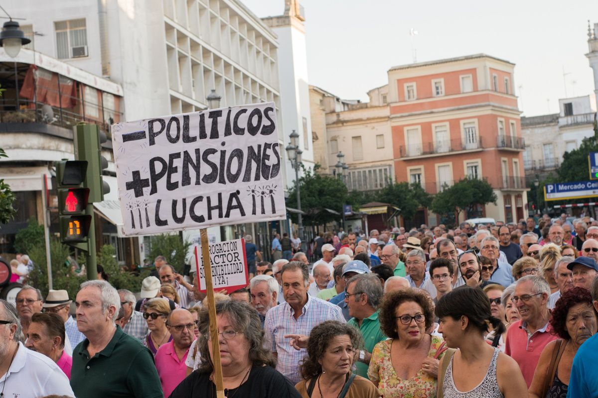 Un momento de la manifestación de pensionistas celebrada en Jerez. 