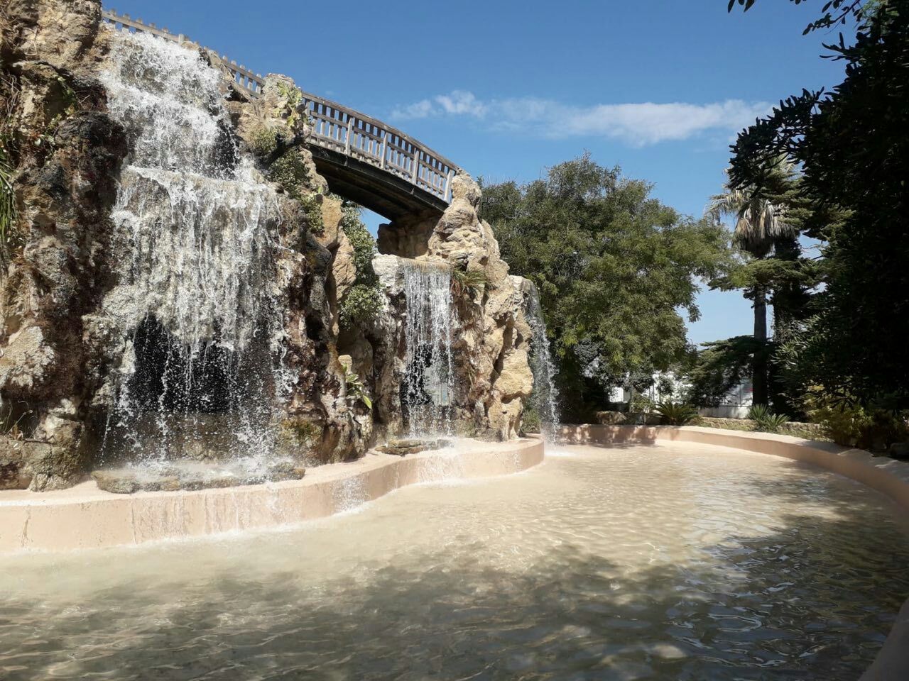 Cascada del parque Genovés, en Cádiz.