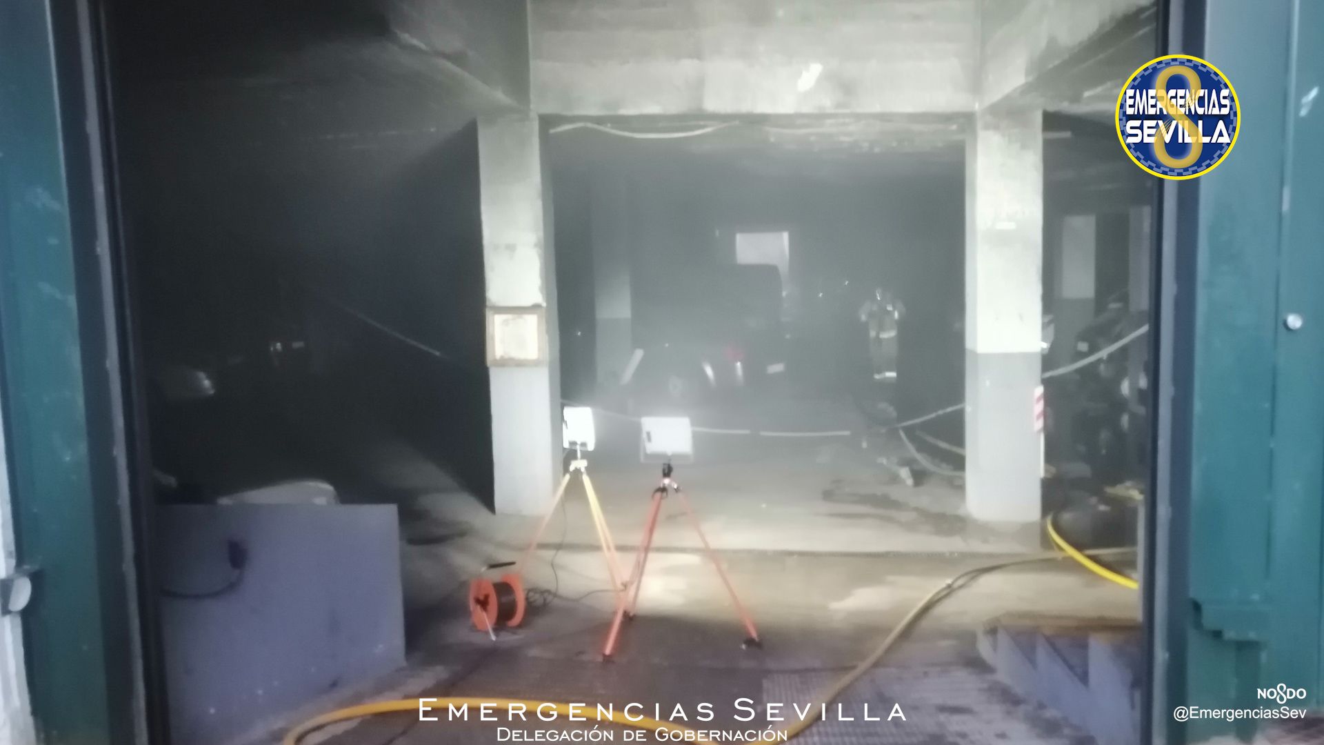Imagen del aparatoso incendio en Sevilla.
