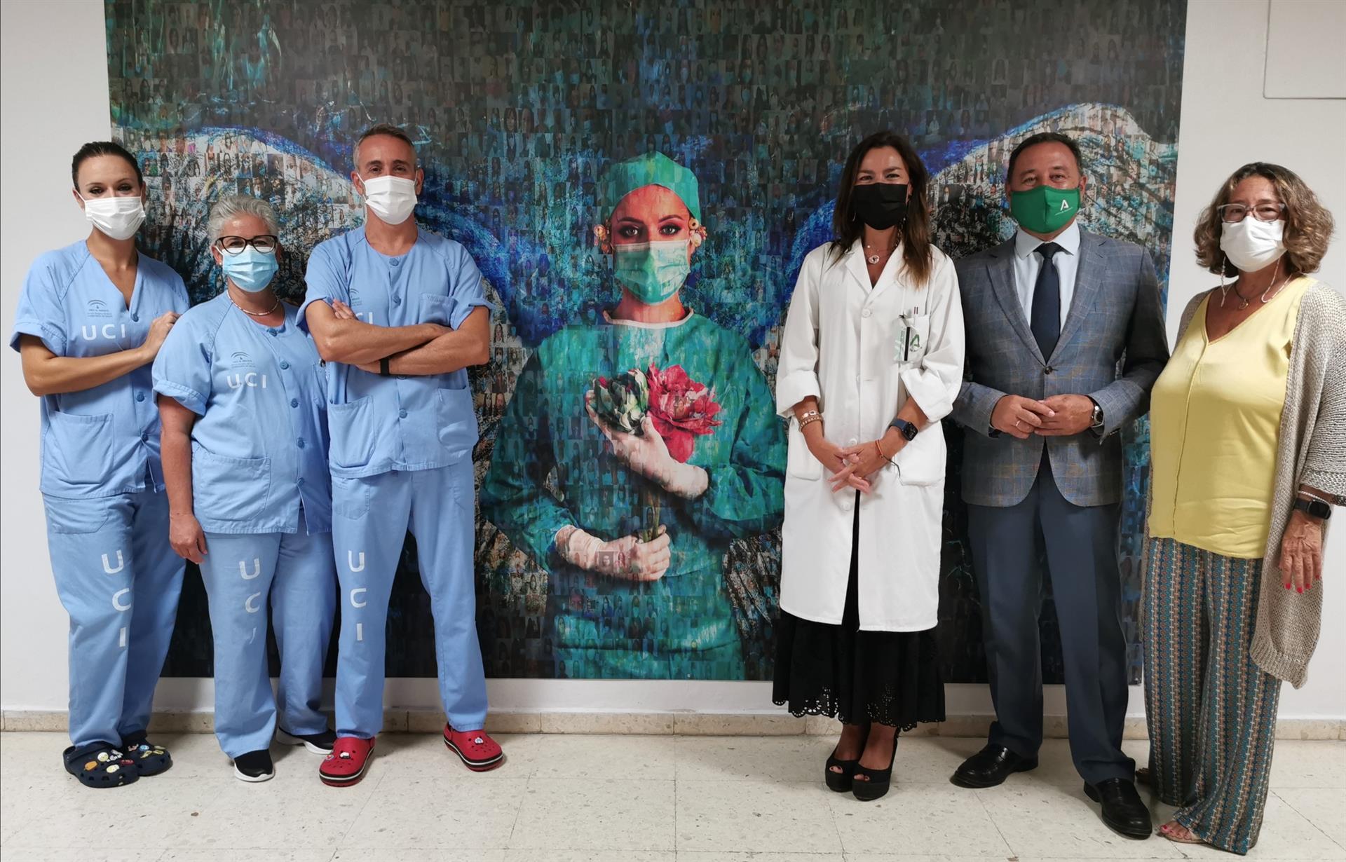 Una "foto de fotos" en el Hospital de Valme: homenaje a más de 4.000 sanitarios