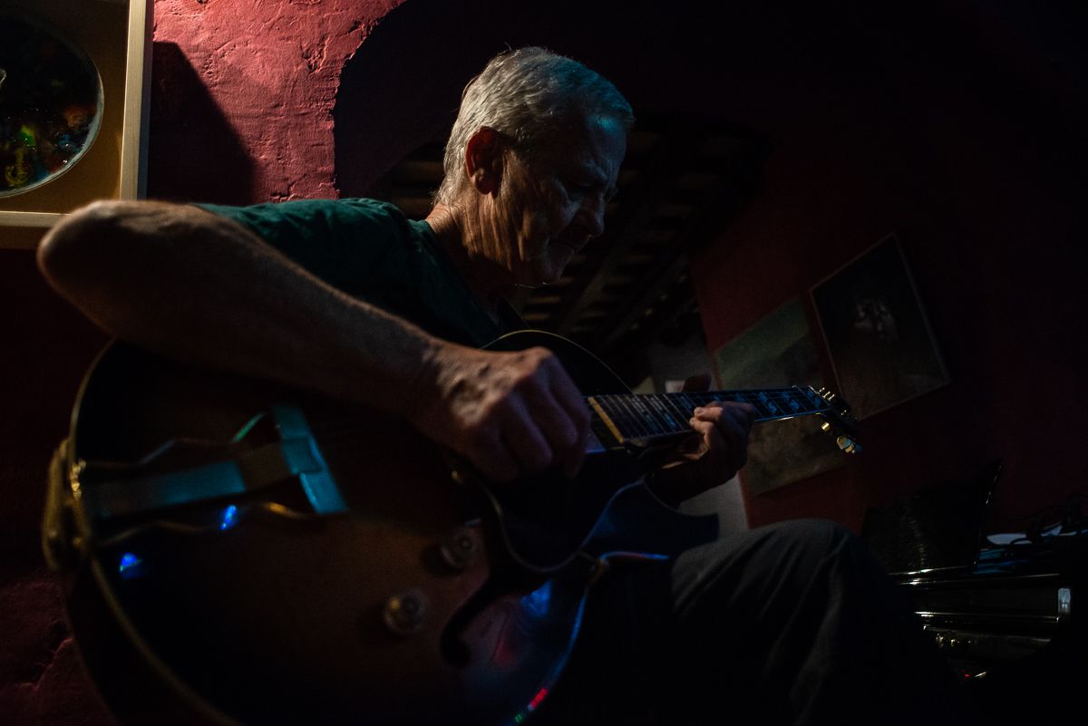 El guitarrista Manuel Perfumo.