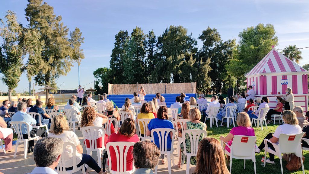 De la carta sepia al manuscrito carmesí: acto de militantes socialistas celebrado ayer en Guadalcacín.