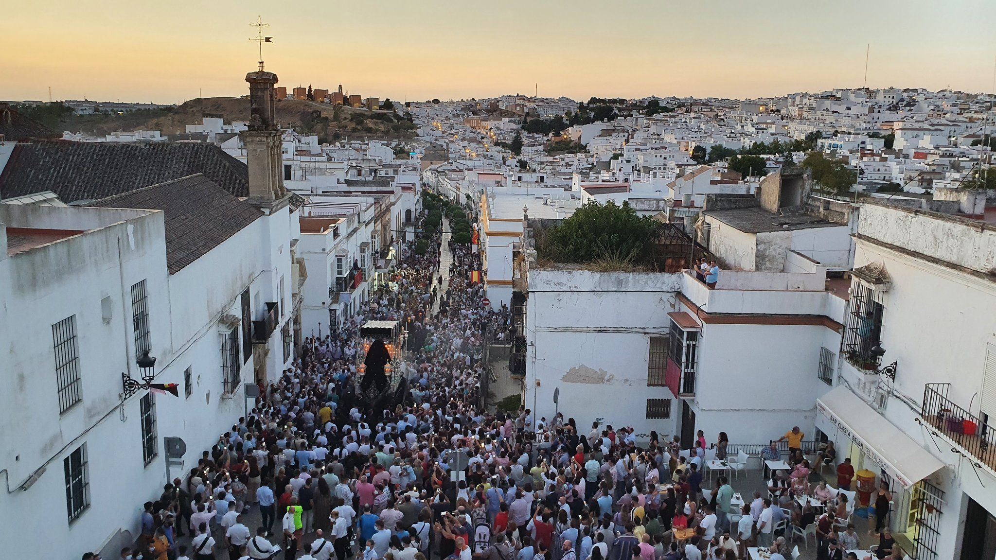 Imagen de la primera procesión con costaleros en Andalucía.   HERMANDAD DE LA SOLEDAD