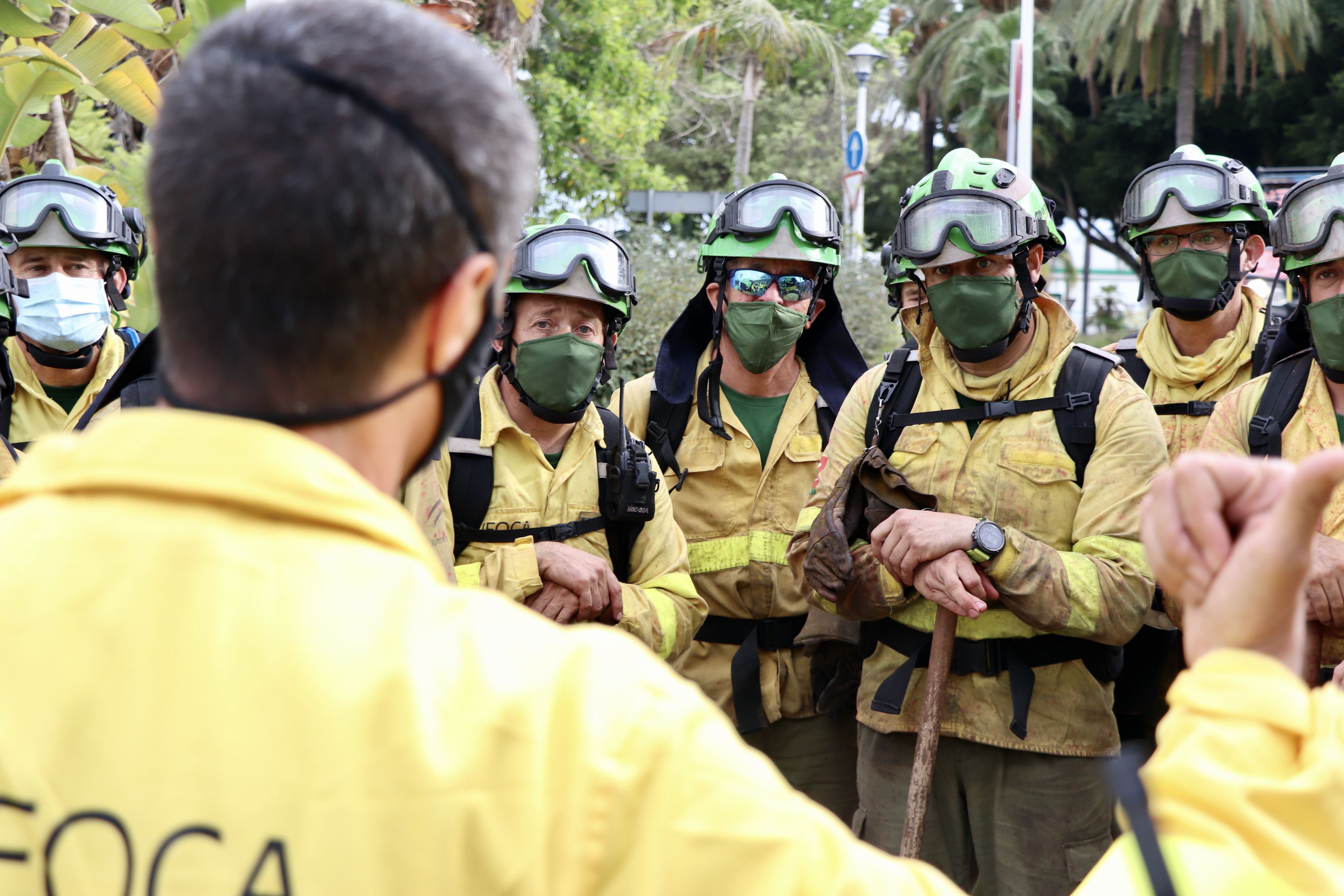 Agentes del plan Infoca que han trabajado en las labores de extinción del incendio.