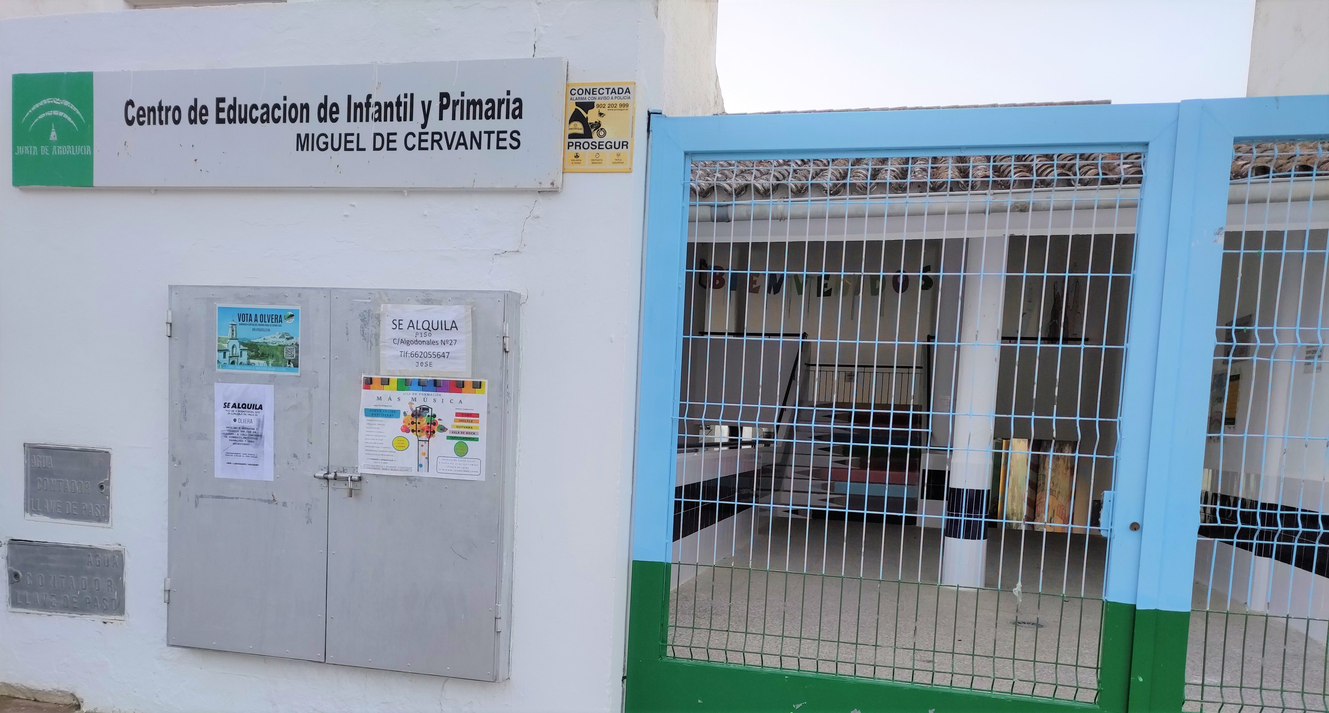 El colegio Miguel de Cervantes no dispone de personal para atender al alumnado con condiciones específicas.
