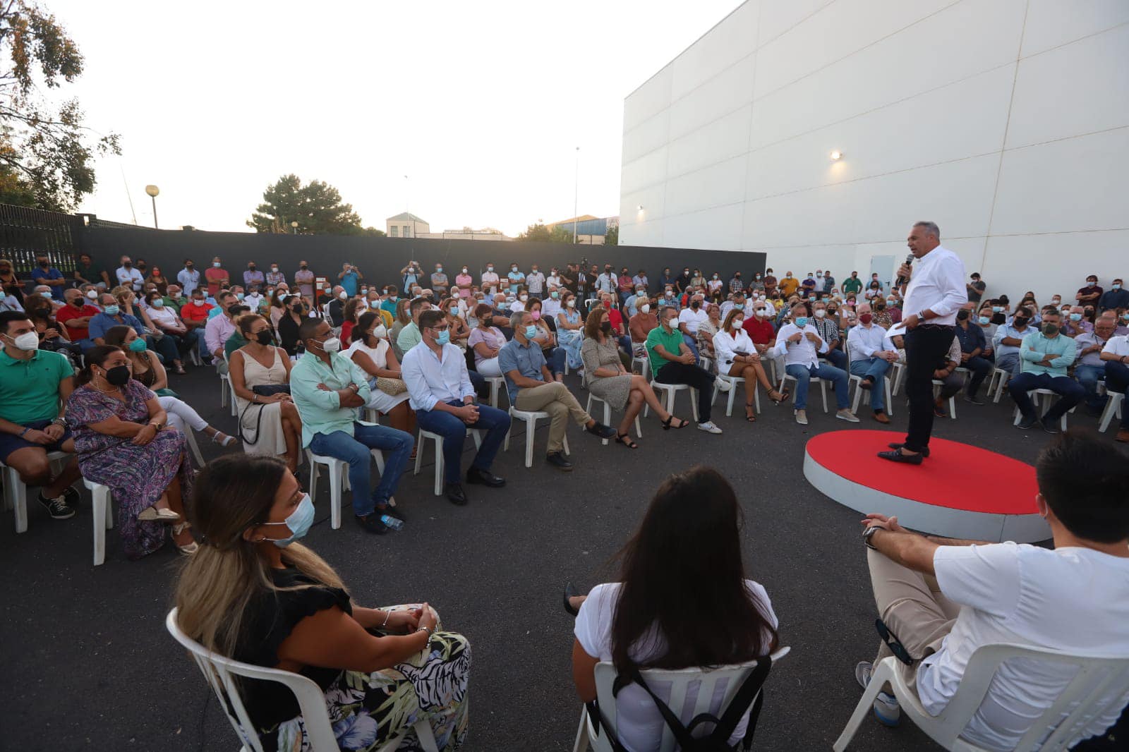 Ruiz Boix interviene ante una nutrida representación de militantes y cargos socialistas gaditanos en el acto celebrado este pasado jueves en Jerez.
