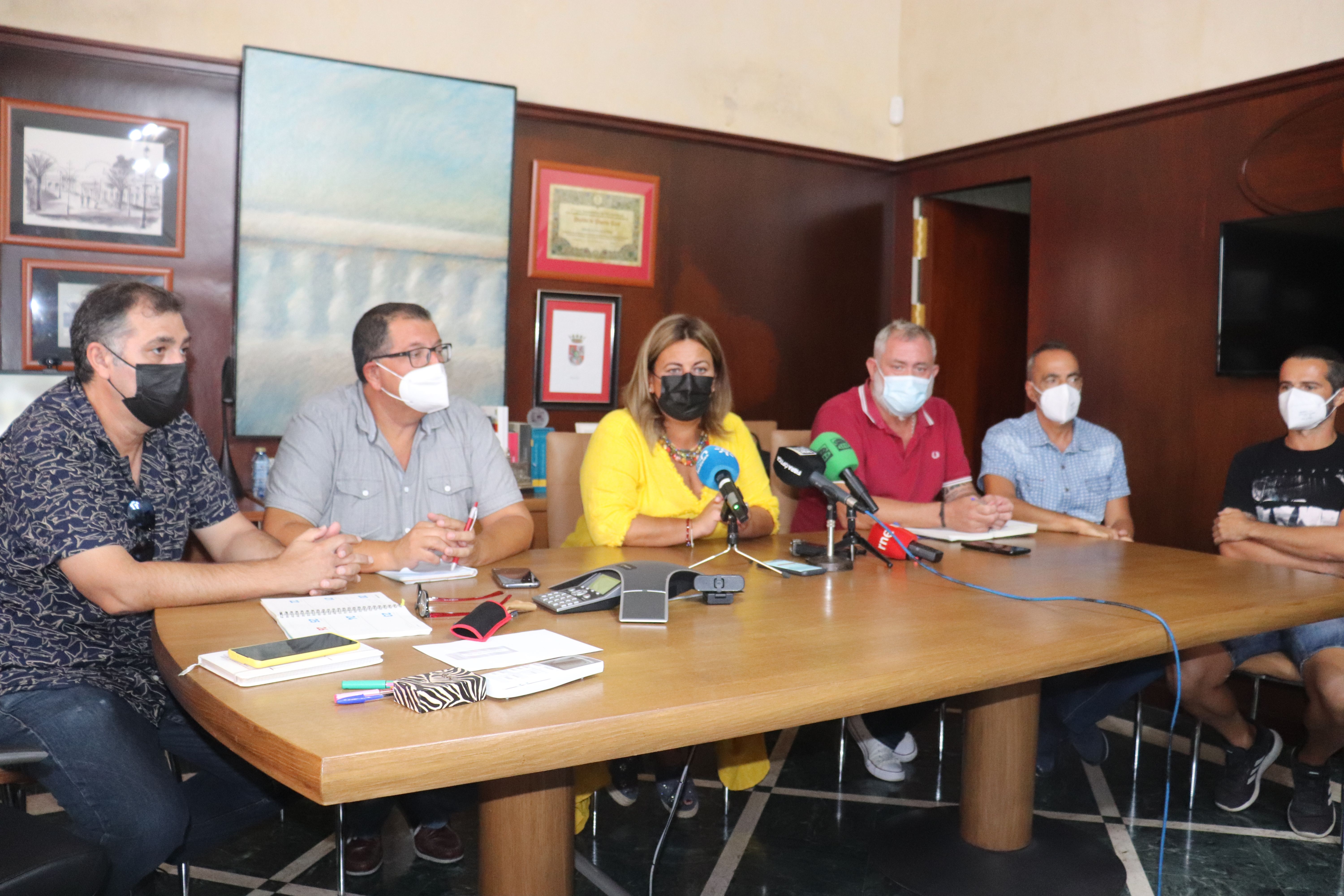 La alcaldesa socialista de Puerto Real exige al Gobierno de Sánchez que actúe ante los despidos de Alestis.