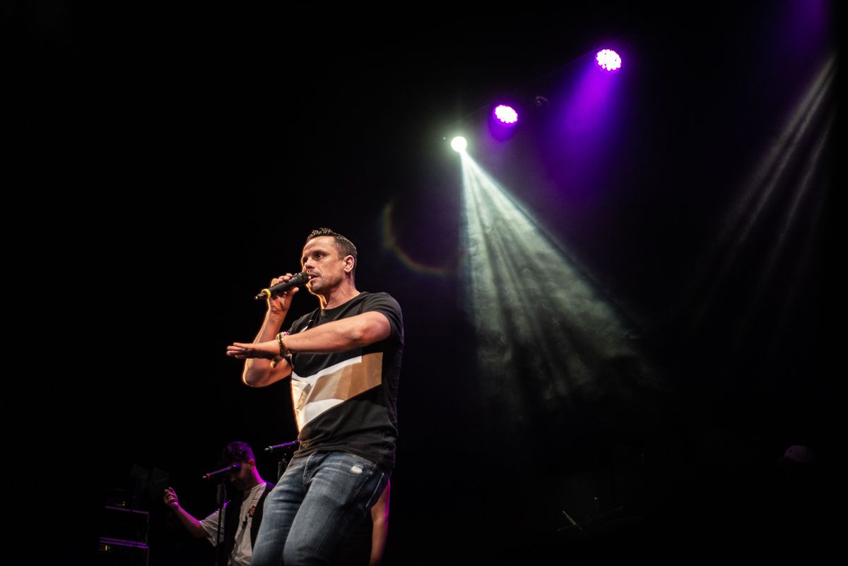 Haze, durante un concierto.