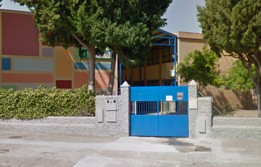 Fachada del CEIP Luis Vives, Jerez. 