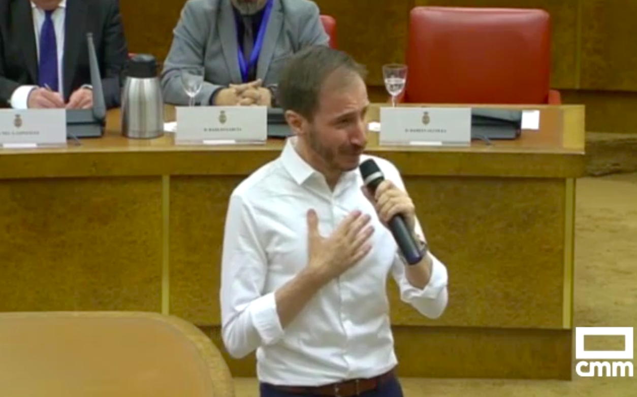 Damián Alcolea durante su discurso en el Congreso de los Diputados. 