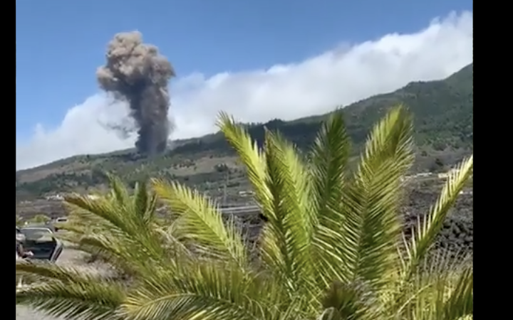 Erupciona un volcán en Canarias tras miles de seísmos