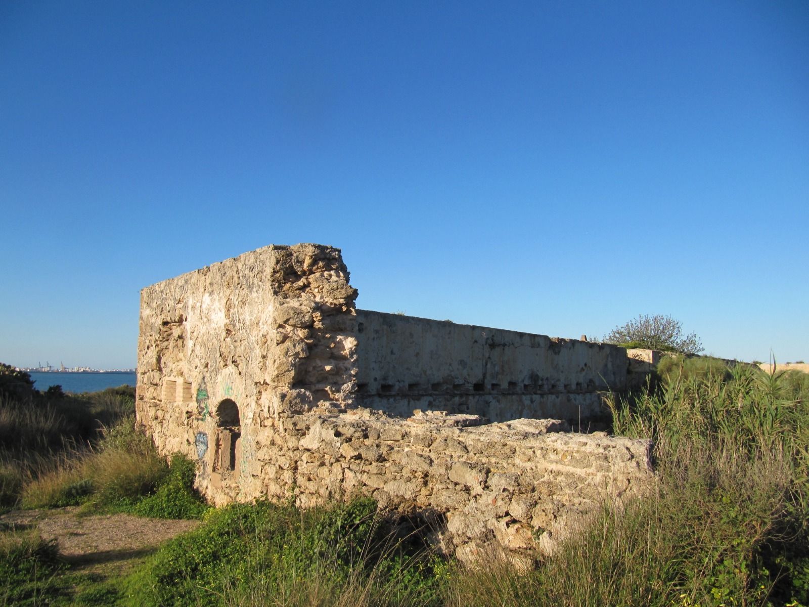 Parte del recinto fortificado.