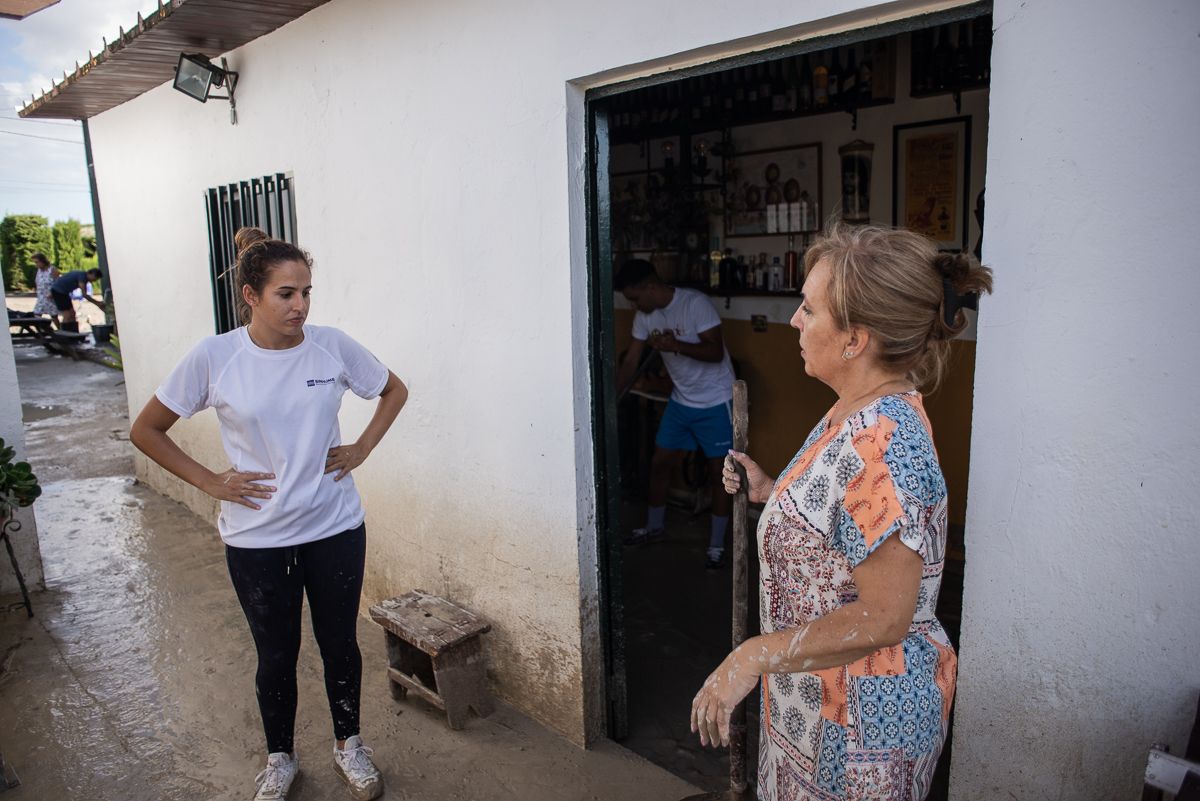 Una de las familias afectadas por la tromba.