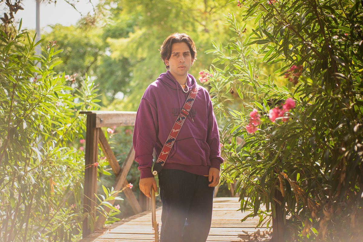 Ghouljaboy, talento musical jerezano emergente. En la imagen, tras una entrevista con lavozdelsur.es.