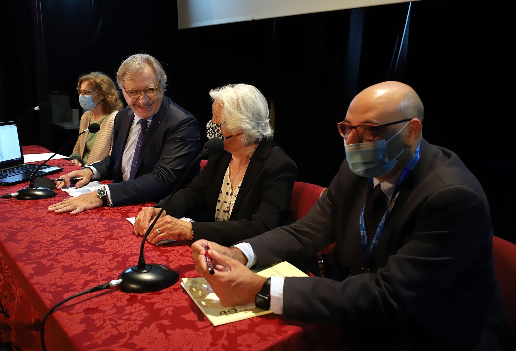 Inauguración de las jornadas de investigadores que estudian Jerez en el mundo medieval y moderno en la Sala Compañía.