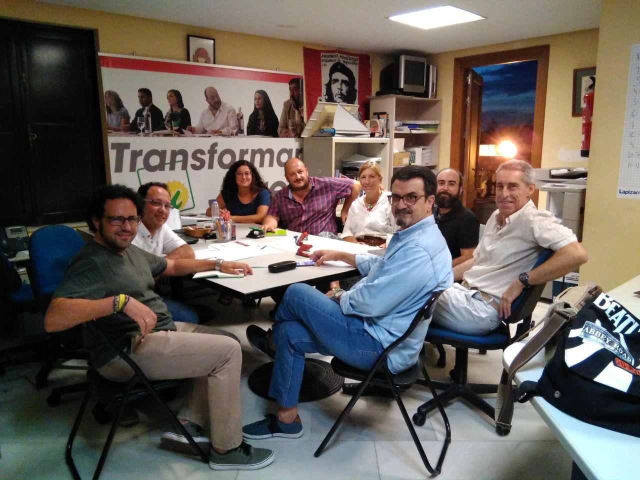 Reunión de miembros de Podemos e IU con representantes del andalucismo de izquierda de la ciudad.