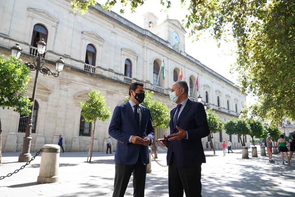 Del Pozo, descartada: Moreno pasea por Sevilla con Sanz para apoyar su candidatura a la Alcaldía de Sevilla