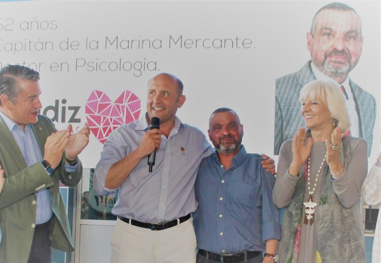 Sanz, Ortiz y Teófila junto a Pepe Rodríguez (centro de la imagen), en una instantánea de archivo.