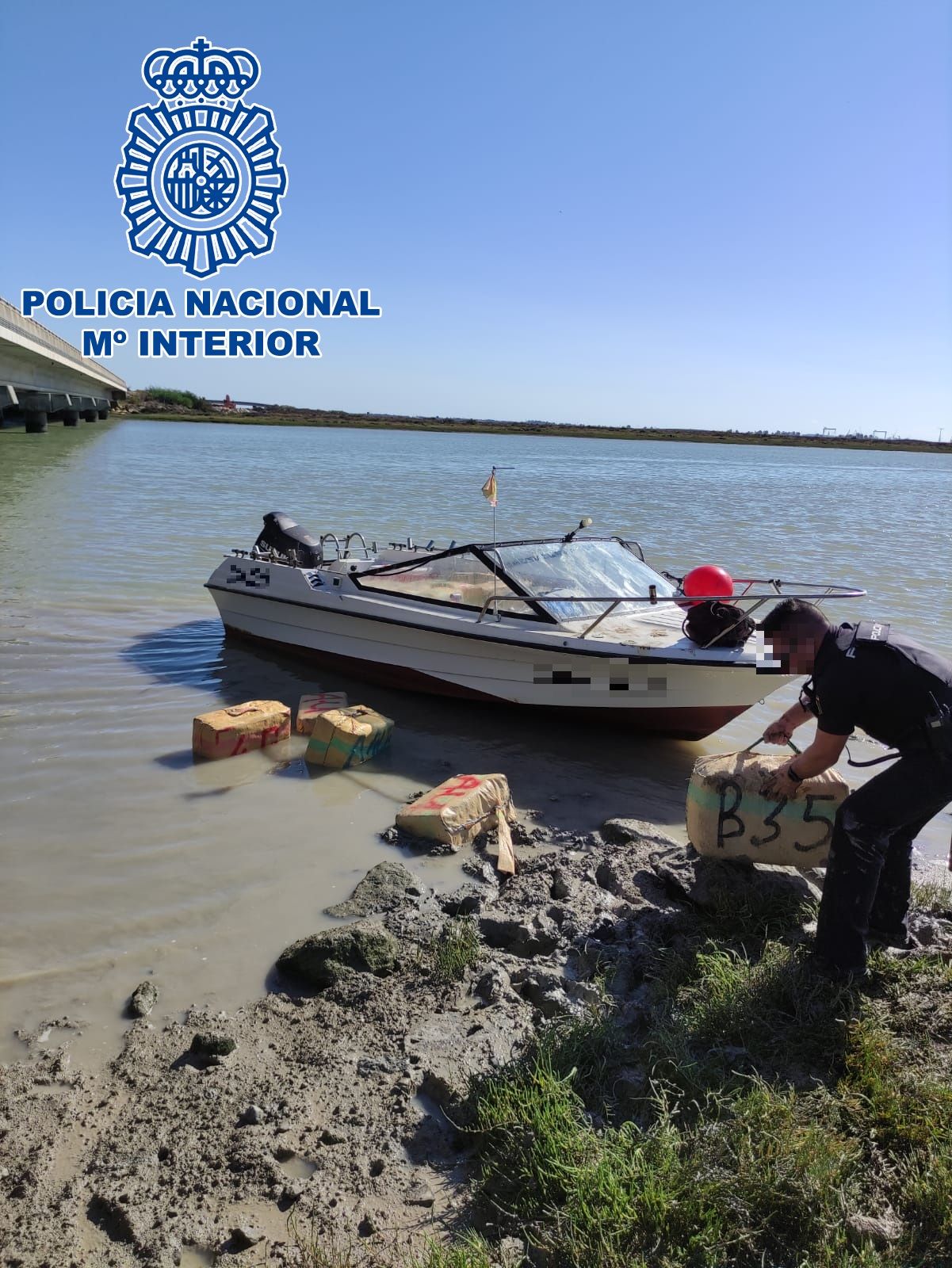 Momento de la intervención en el río Guadalete.