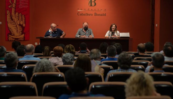 Manuel Montero, con Pedro Sevilla y Josefa Parra.