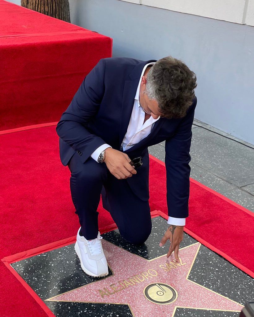 La estrella de Alejandro Sanz ya luce en el Paseo de Fama de Hollywood. 