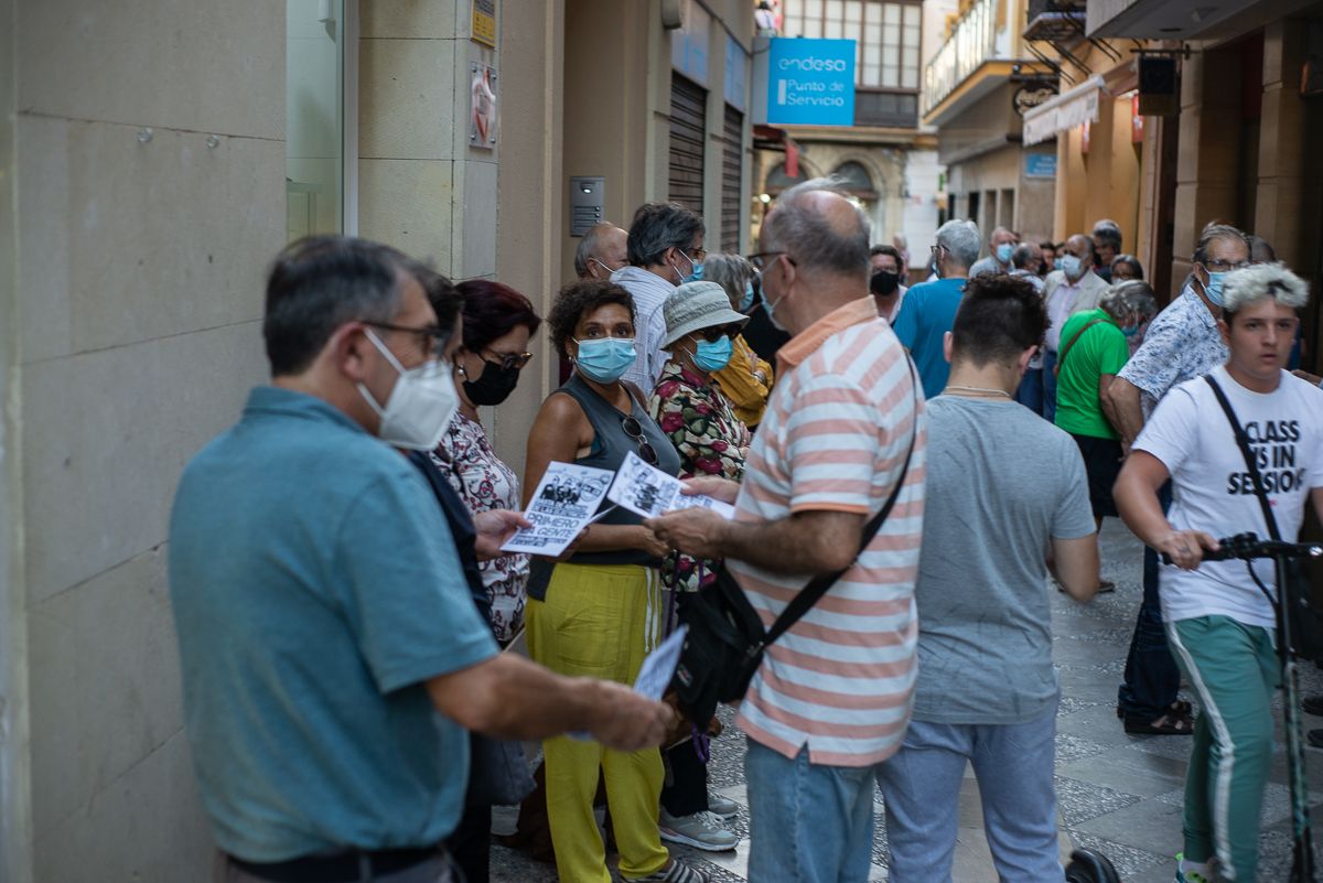 Además de protestar, se realizó un acción informativa. MANU GARCÍA Además de protestar, se realizó un acción informativa. MANU GARCÍA