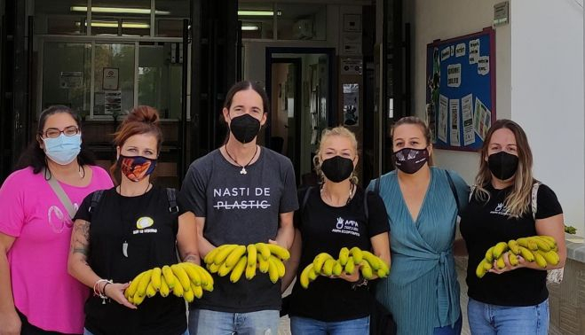 El equipo del AMPA del centro junto a parte del equipo directo del Arana Beato.