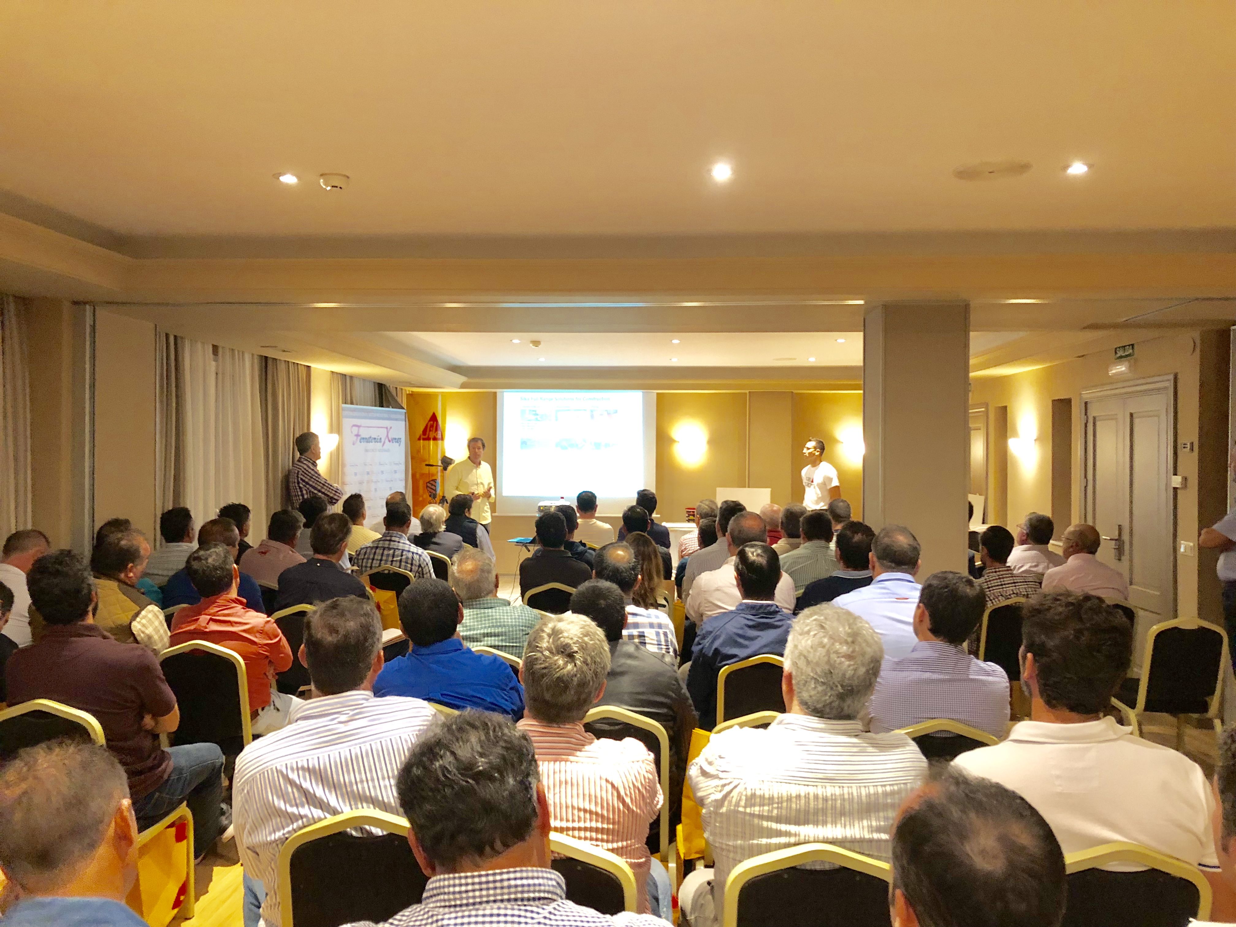 Encuentro en el hotel Barceló Montecastillo. FOTO: FERRETERÍA XEREZ. 