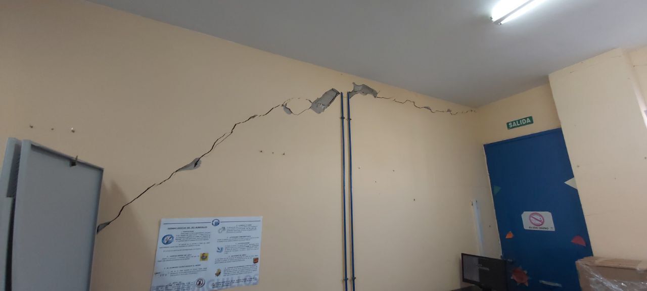 Grietas en el interior del IES Burguillos.