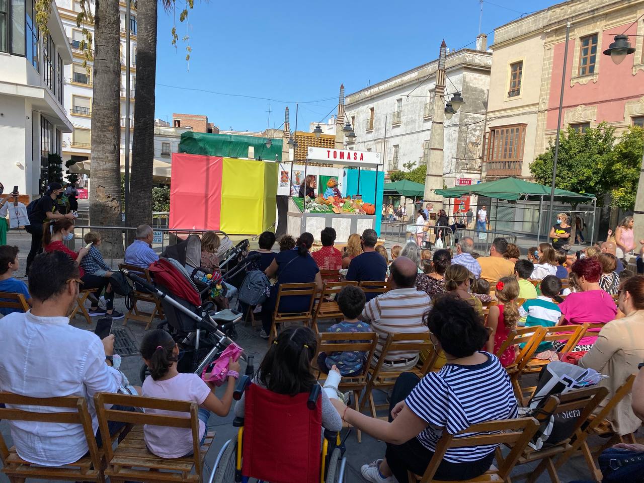 Un mitin de Vox en una plaza de Jerez obliga a trasladar un espectáculo de títeres.