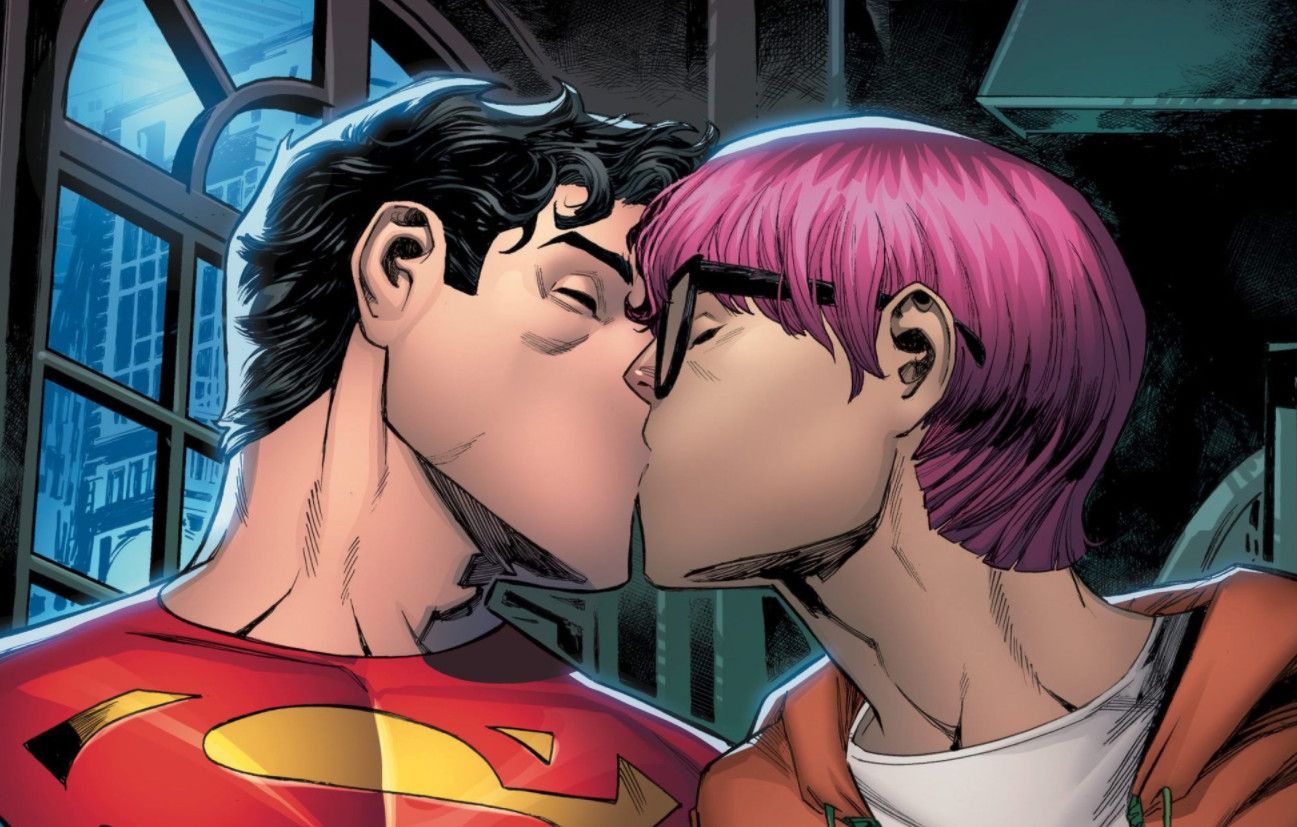 Jonathan Kent, hijo de Clark Kent y Lois Lane, sale del armario.