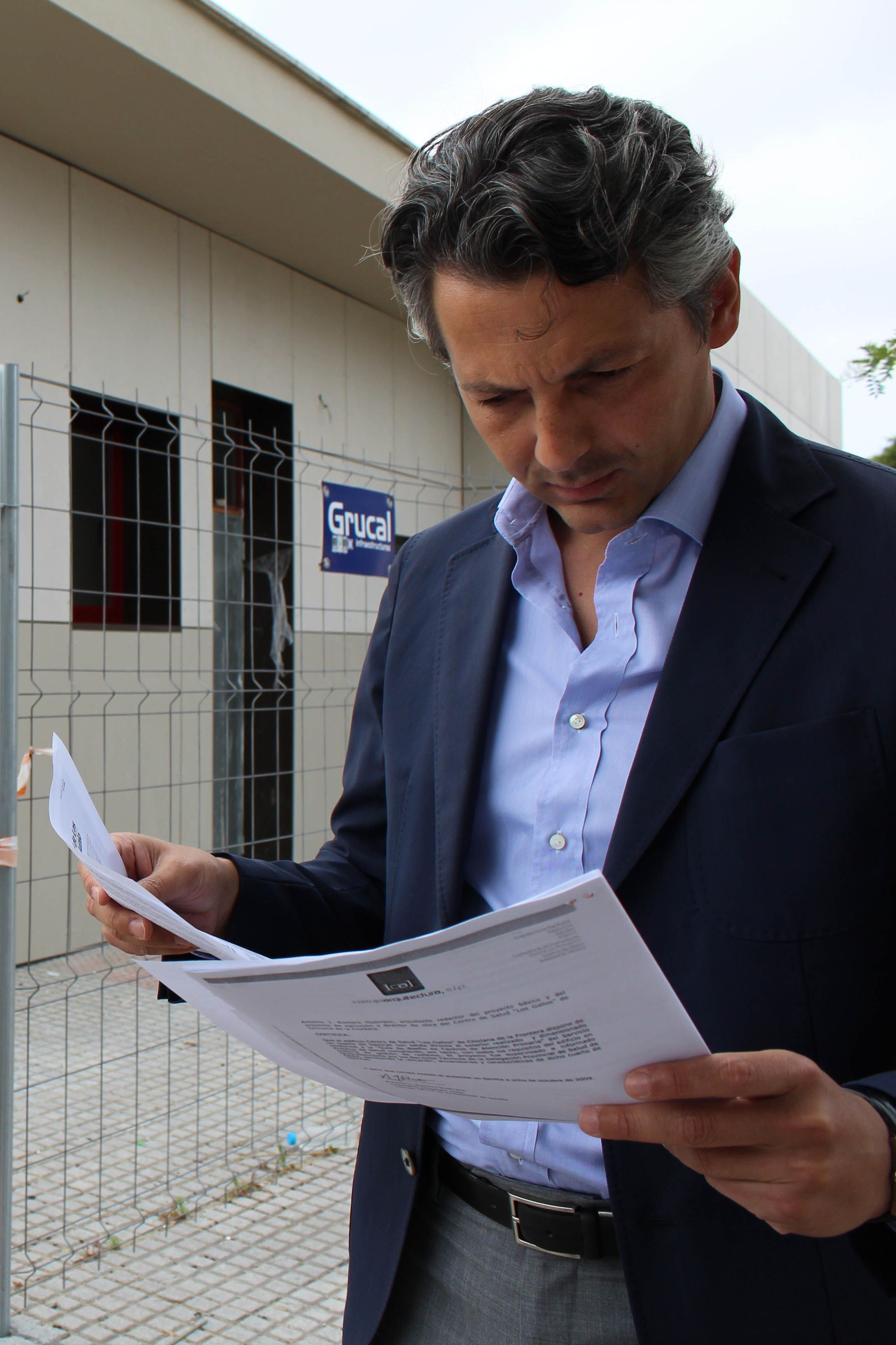 El abogado chiclanero Andrés Núñez ha conseguido la primera declaración AFO para una vivienda sin licencia.