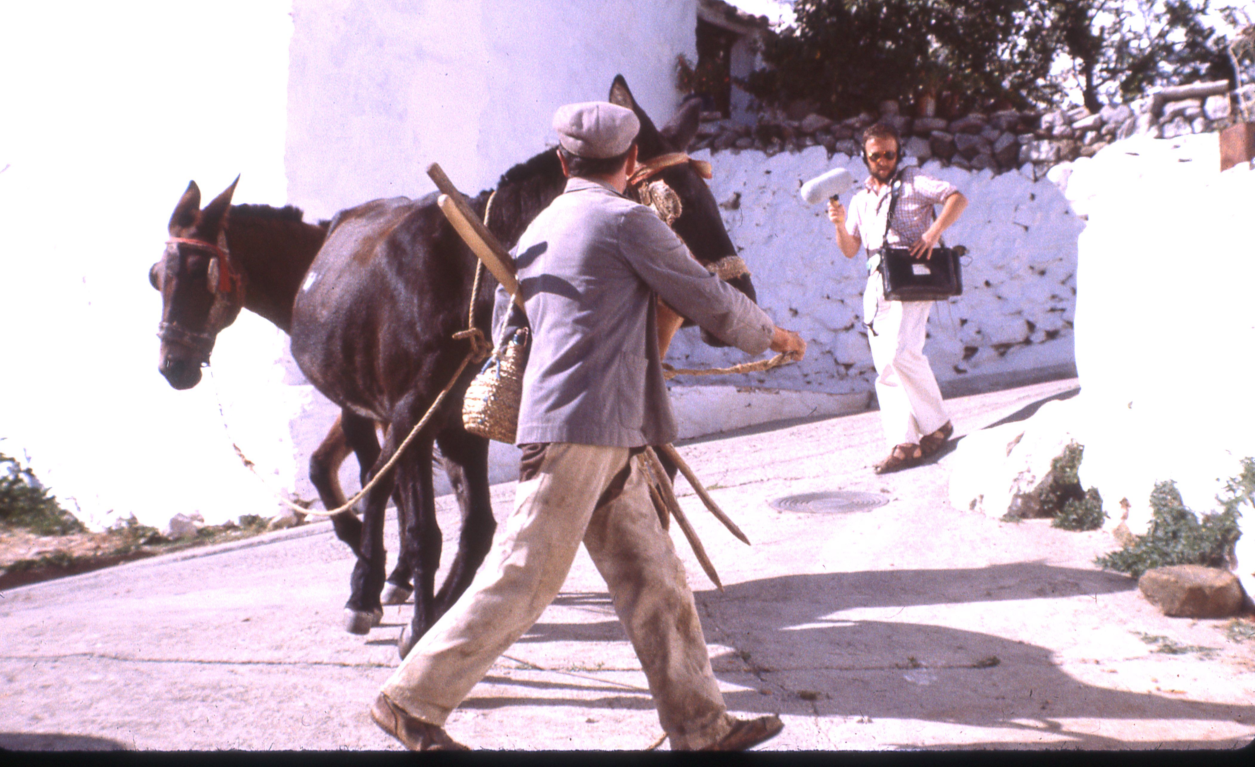 Un momento del rodaje en 1981 del documental australiano 'El Pueblo'.  ARCHIVO AUDIOVISUL DE JUNIPER FILMS.