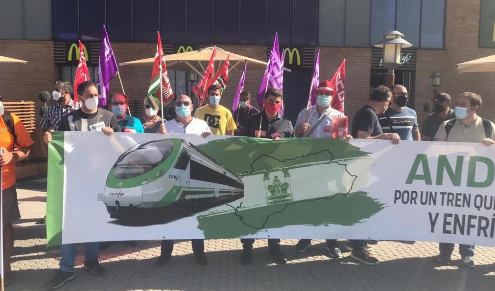 Manifestación en defensa de un sistema ferroviario público en Andalucía.
