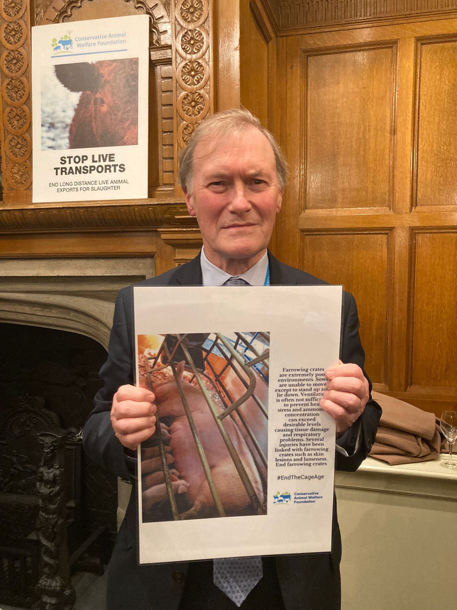 David Amess en una foto publicada en su perfil de Twitter.